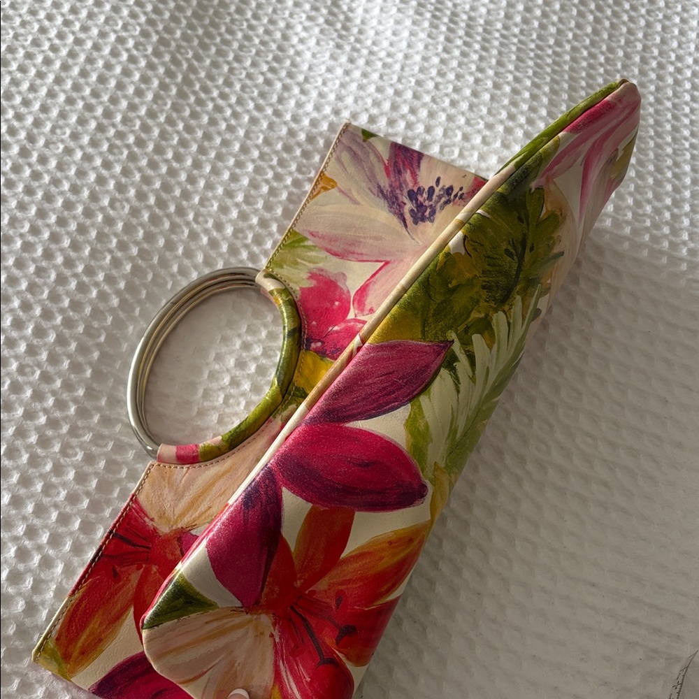 Maurizio Taiuti genuine leather floral clutch with metal ring handles - Picture 10 of 12